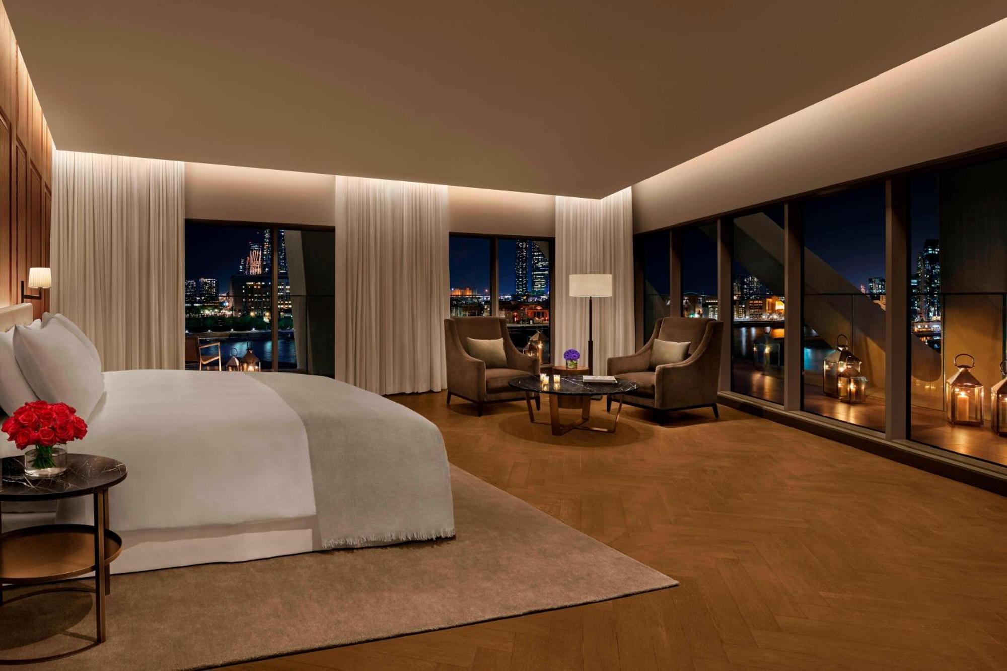 The Abu Dhabi Edition Exterior foto A bedroom at The Ritz-Carlton, New York, Central Park